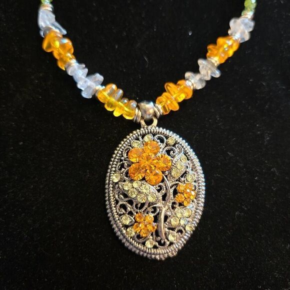 Boutique Jewelry - Rhinestone & Chip Stone Flower Necklace Green Yellow Silver